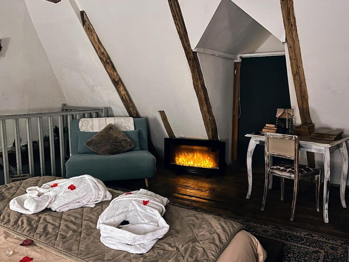 Domaine Le Manoir, Gites De Charme Et De Caractere Avec Piscines Privatisees Et Spa Nordique Fossemagne Exteriör bild