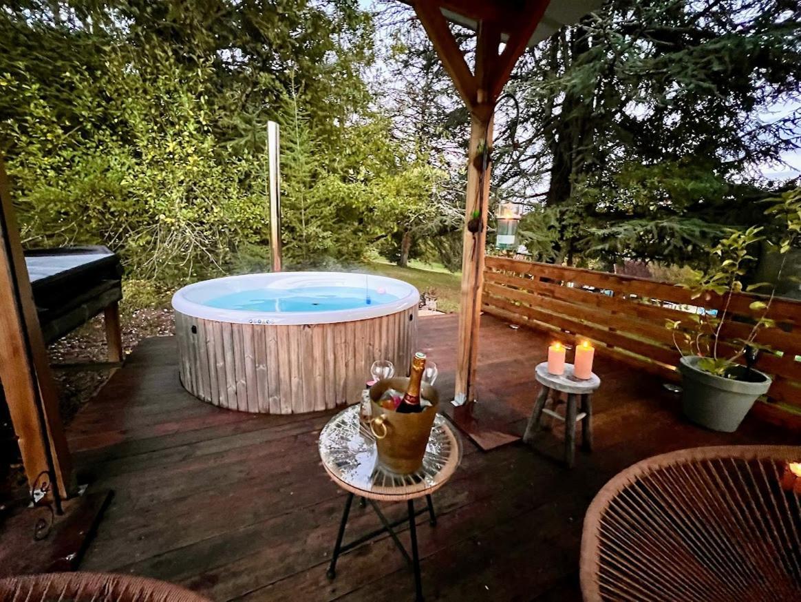 Domaine Le Manoir, Gites De Charme Et De Caractere Avec Piscines Privatisees Et Spa Nordique Fossemagne Exteriör bild